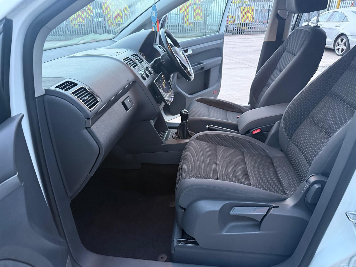 Used Volkswagen Touran 2015 for sale - 76940121: Photo 21