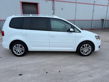 Used Volkswagen Touran 2015 for sale - 76940121: Photo