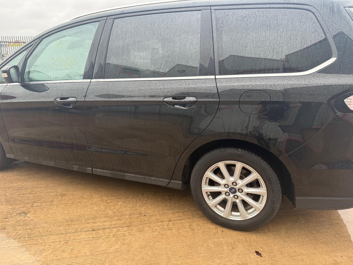 Used Ford Galaxy 2017 for sale - 76588492: Photo 17