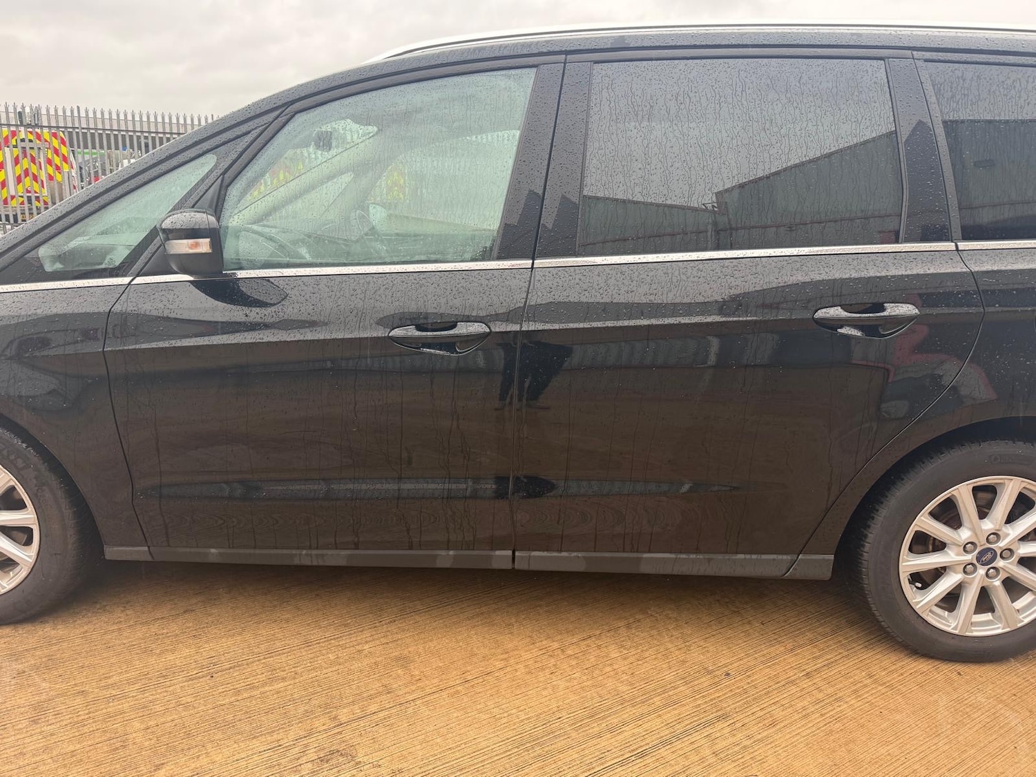 Used Ford Galaxy 2017 for sale - 76588492: Photo 18