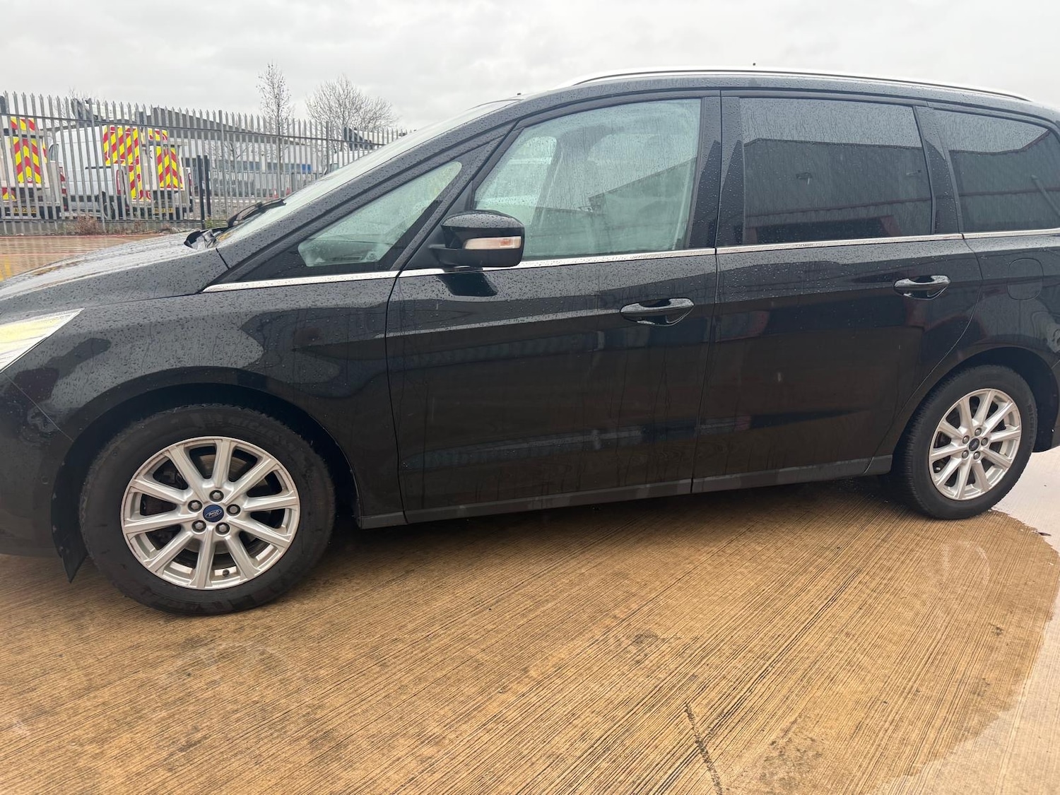 Used Ford Galaxy 2017 for sale - 76588492: Photo 19
