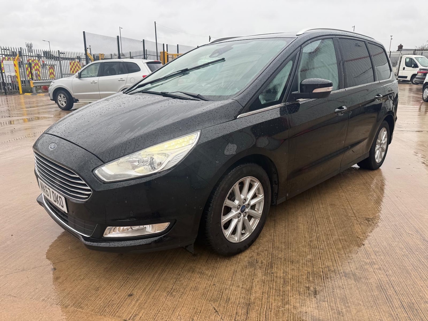 Used Ford Galaxy 2017 for sale - 76588492: Photo 3