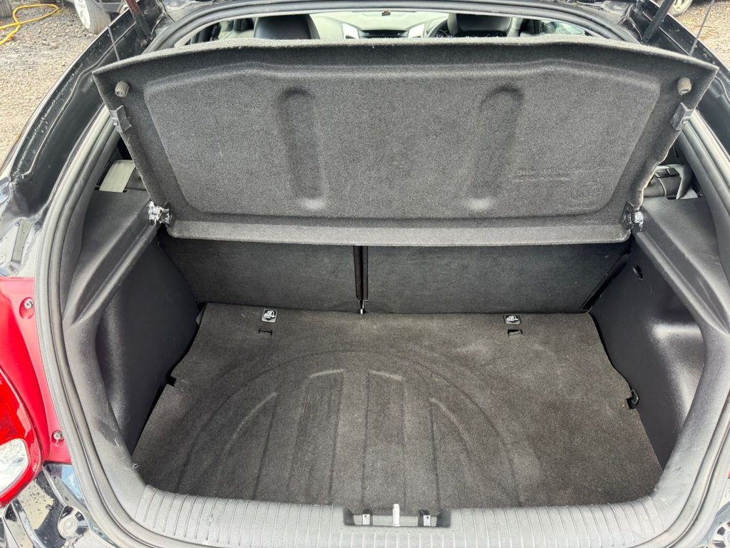 Used Hyundai Veloster 2013 for sale - 76848327: Photo 19