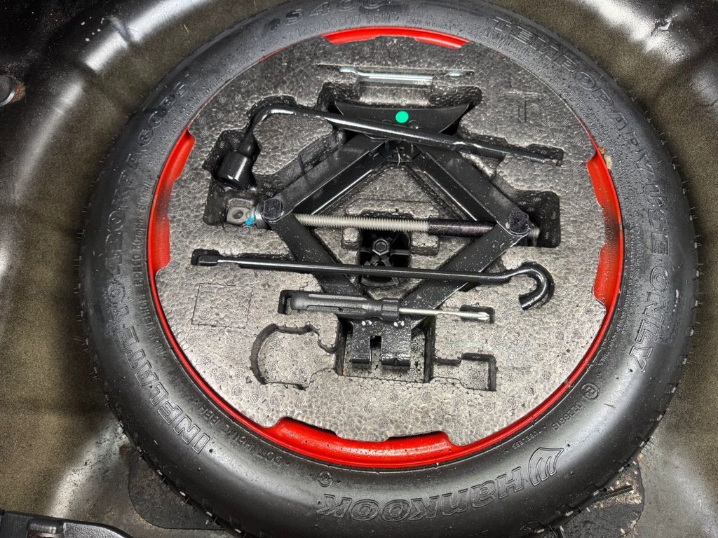 Used Hyundai Veloster 2013 for sale - 76848327: Photo 20