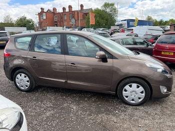 Used Renault Grand Scenic 2011 for sale - 77798307: Photo
