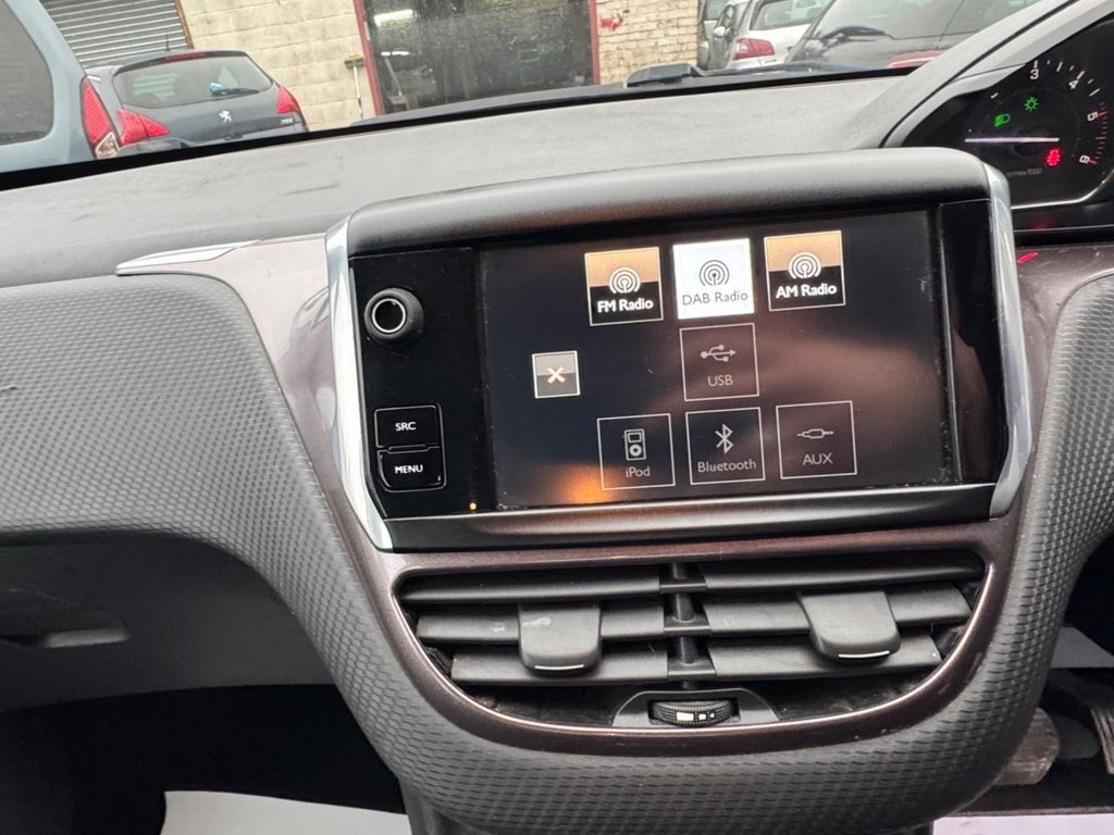 Used Peugeot 2008 2014 for sale - 77594180: Photo 11