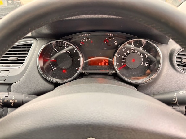 Used Peugeot 5008 2012 for sale - 76099922: Photo 11