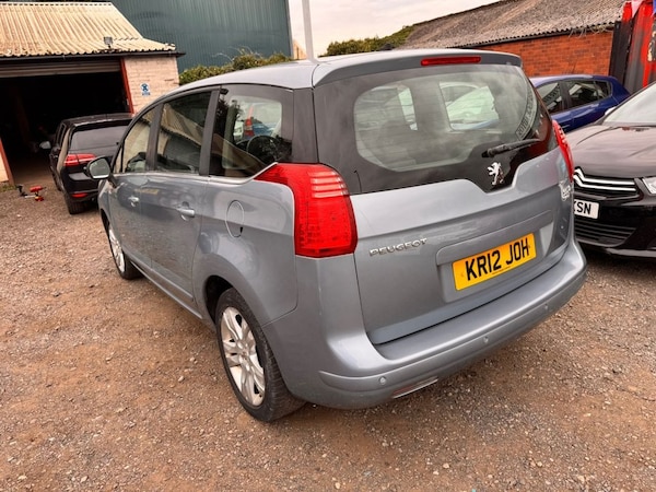 Used Peugeot 5008 2012 for sale - 76099922: Photo 5