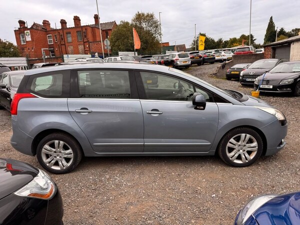 Used Peugeot 5008 2012 for sale - 76099922: Photo 8