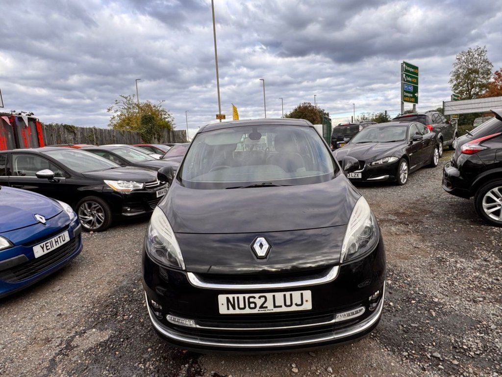 Used Renault Grand Scenic 2012 for sale - 76023643: Photo 2