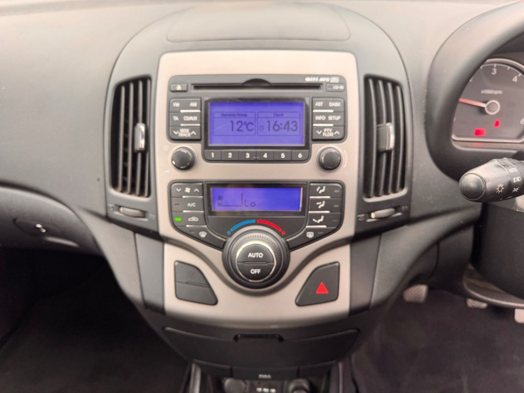 Used Hyundai i30 2010 for sale - 76099930: Photo 12