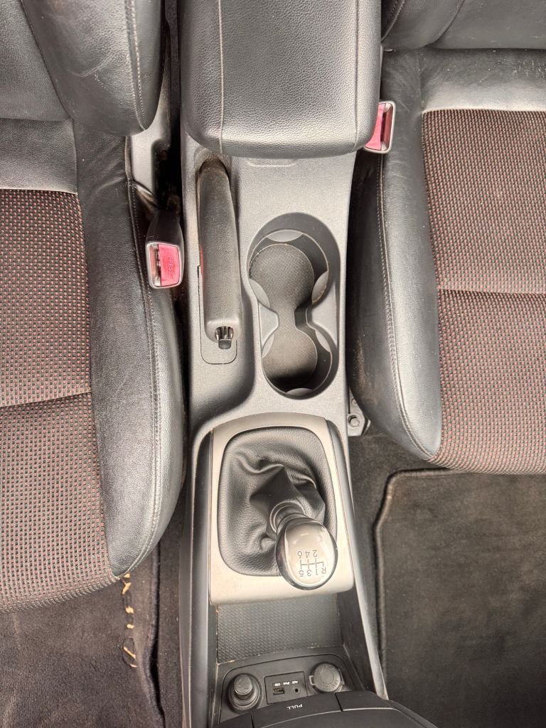 Used Hyundai i30 2010 for sale - 76099930: Photo 15