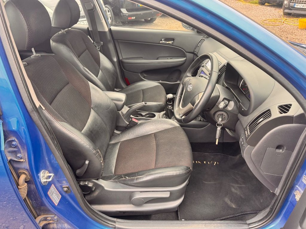 Used Hyundai i30 2010 for sale - 76099930: Photo 9