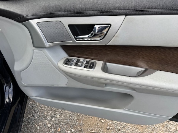 Used Jaguar XF 2013 for sale - 75538358: Photo 16