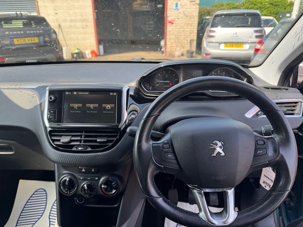 Used Peugeot 2008 2015 for sale - 75144321: Photo 9