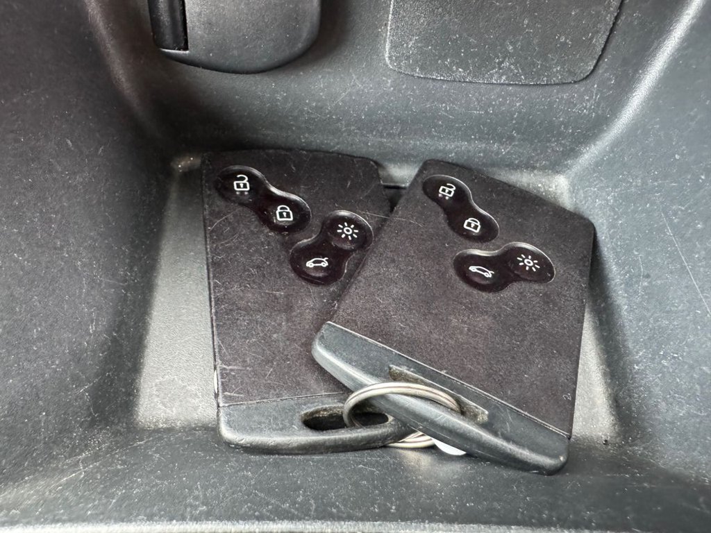 Used Renault Clio 2016 for sale - 76797554: Photo 17