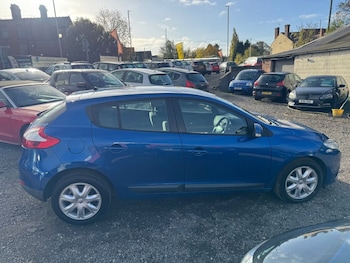 Used Renault Megane 2011 for sale - 76459313: Photo