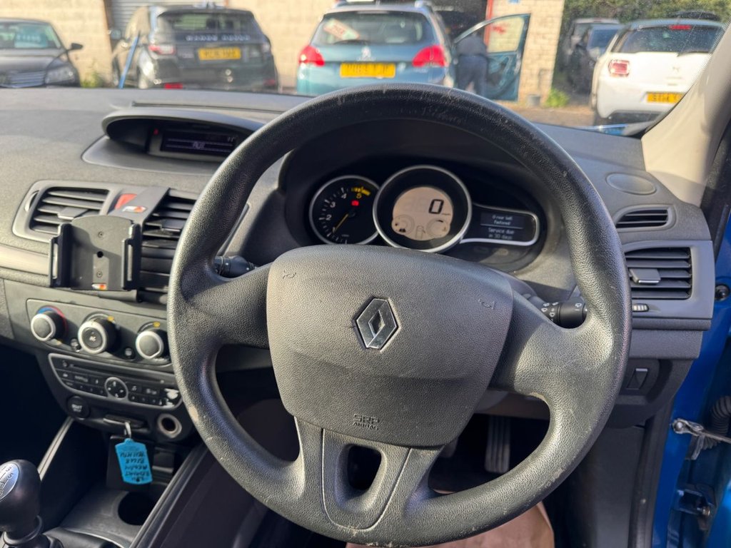 Used Renault Megane 2011 for sale - 76459313: Photo 9