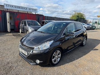 Peugeot - 208
