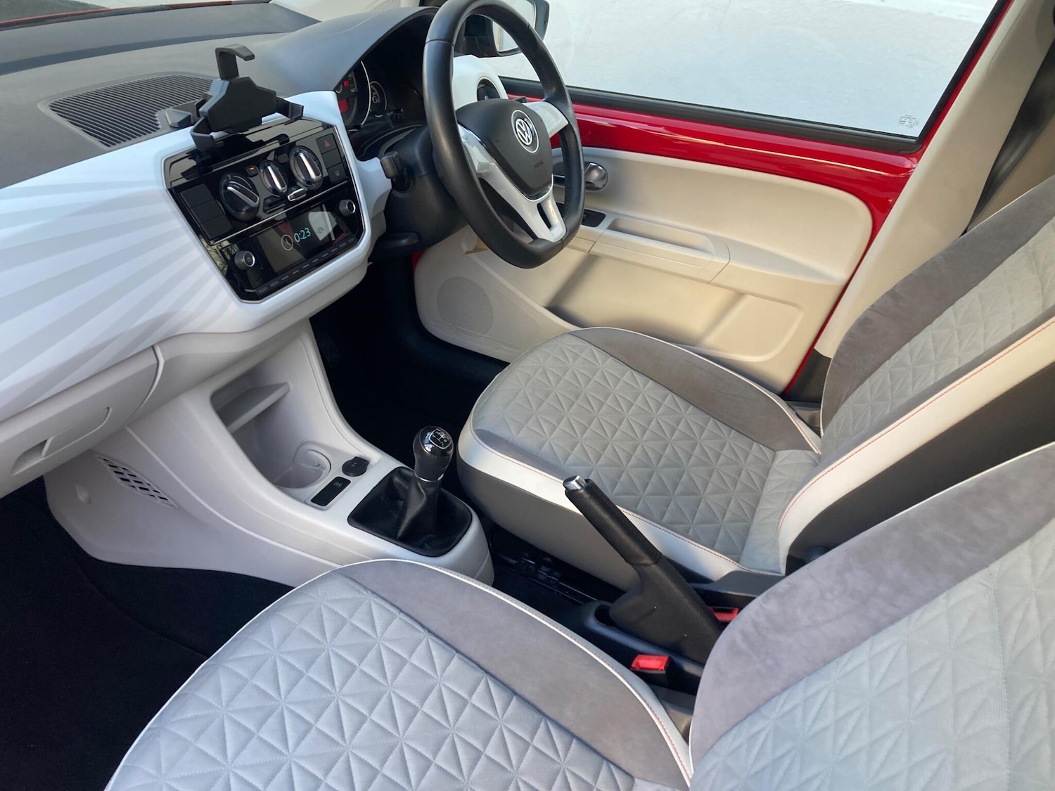 Used Volkswagen up! 2016 for sale - 77237547: Photo 6