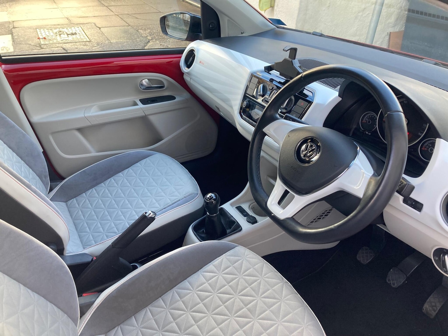 Used Volkswagen up! 2016 for sale - 77237547: Photo 8