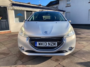 Used Peugeot 208 2013 for sale - 77098091: Photo
