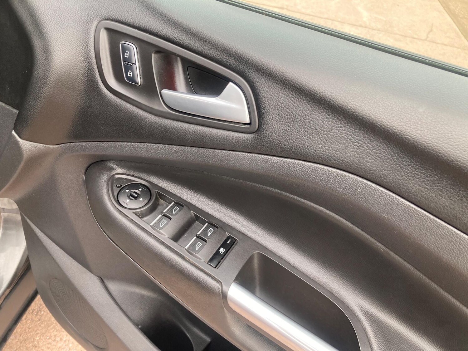 Used Ford Kuga 2015 for sale - 76689686: Photo 10