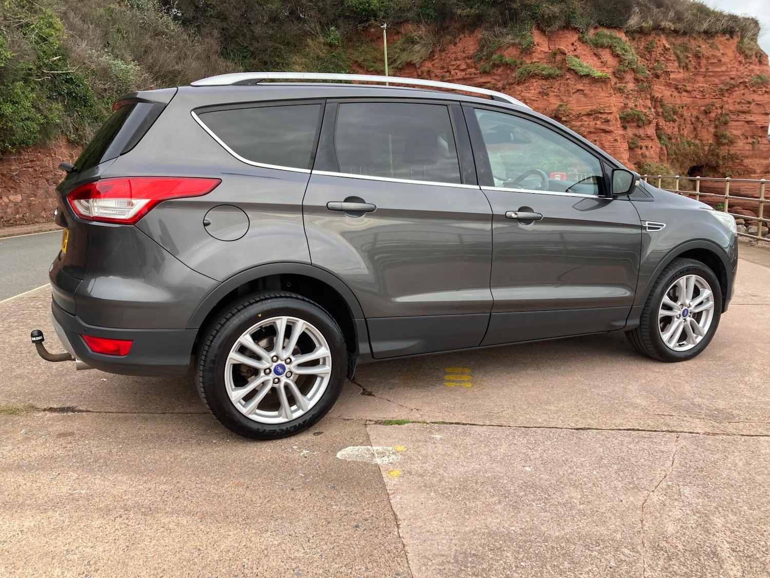 Used Ford Kuga 2015 for sale - 76689686: Photo 2