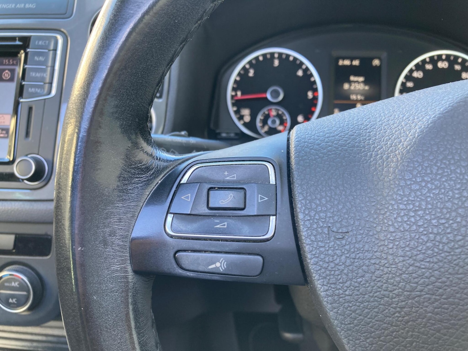 Used Volkswagen Tiguan 2015 for sale - 76121383: Photo 22