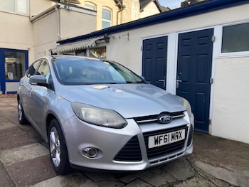 2011 (61) - 1.6 Zetec Euro 5 5dr