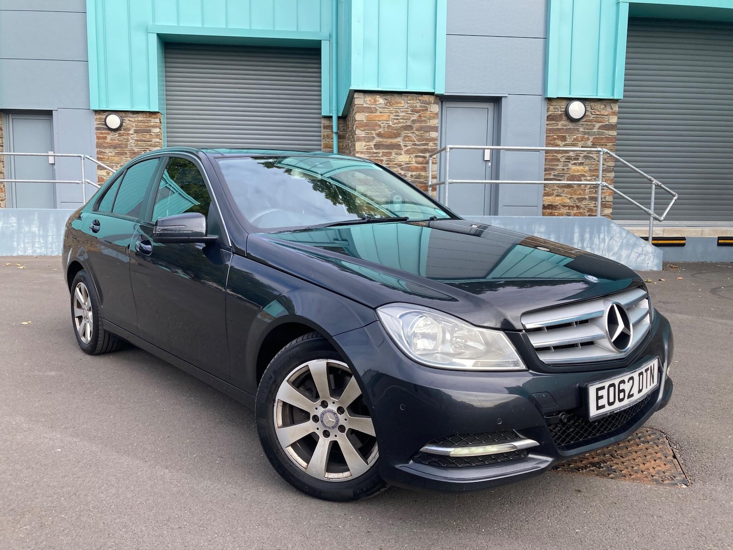 Used Mercedes-Benz C-Class 2012 for sale - 76043155: Photo 1