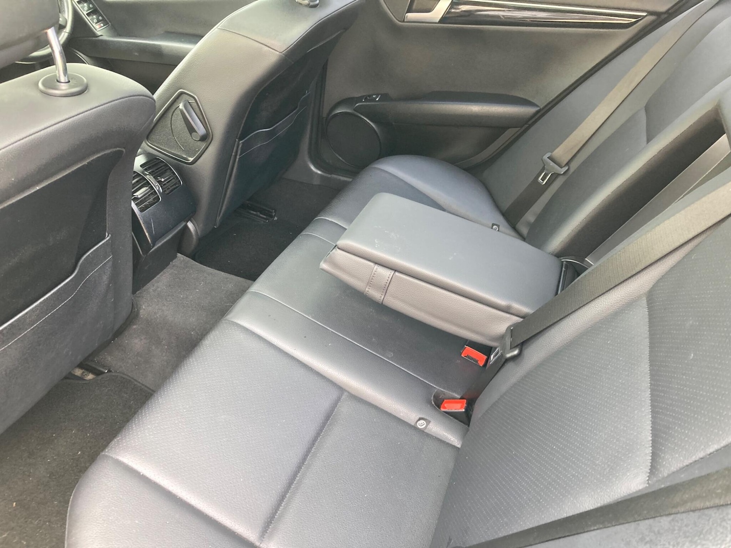 Used Mercedes-Benz C-Class 2012 for sale - 76043155: Photo 26