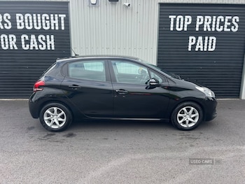 Used Peugeot 208 2015 for sale - 75647735: Photo