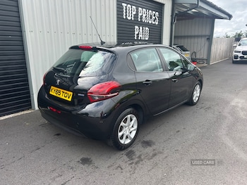 Used Peugeot 208 2015 for sale - 75647735: Photo