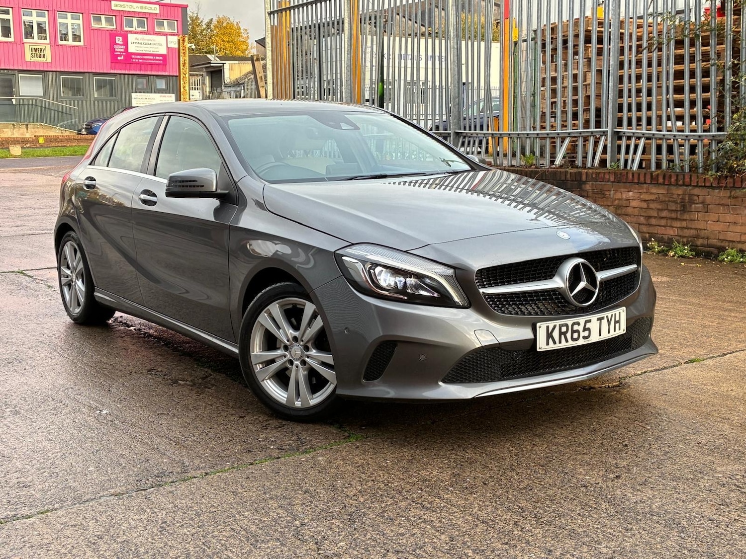 Used Mercedes-Benz A-Class 2015 for sale - 76322516: Photo 1