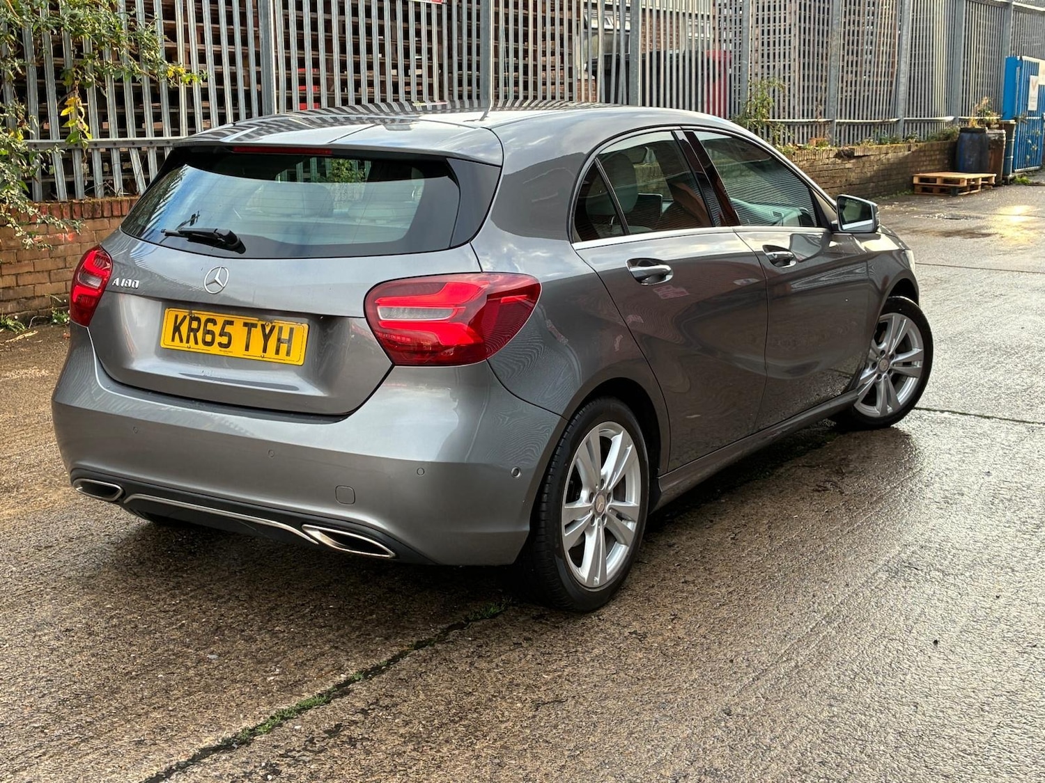 Used Mercedes-Benz A-Class 2015 for sale - 76322516: Photo 4