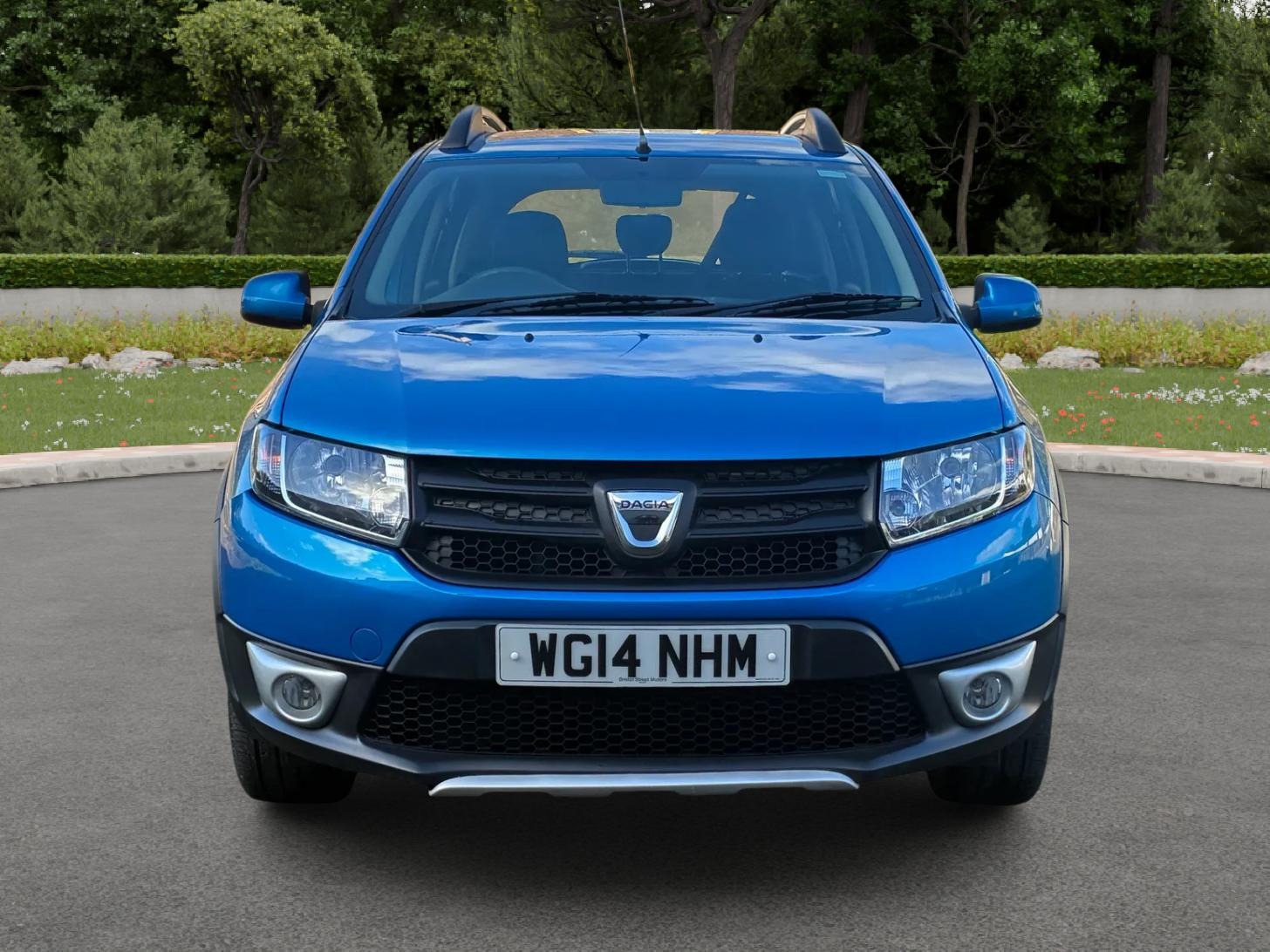 Used Dacia Sandero Stepway 2014 for sale - 76444738: Photo 2