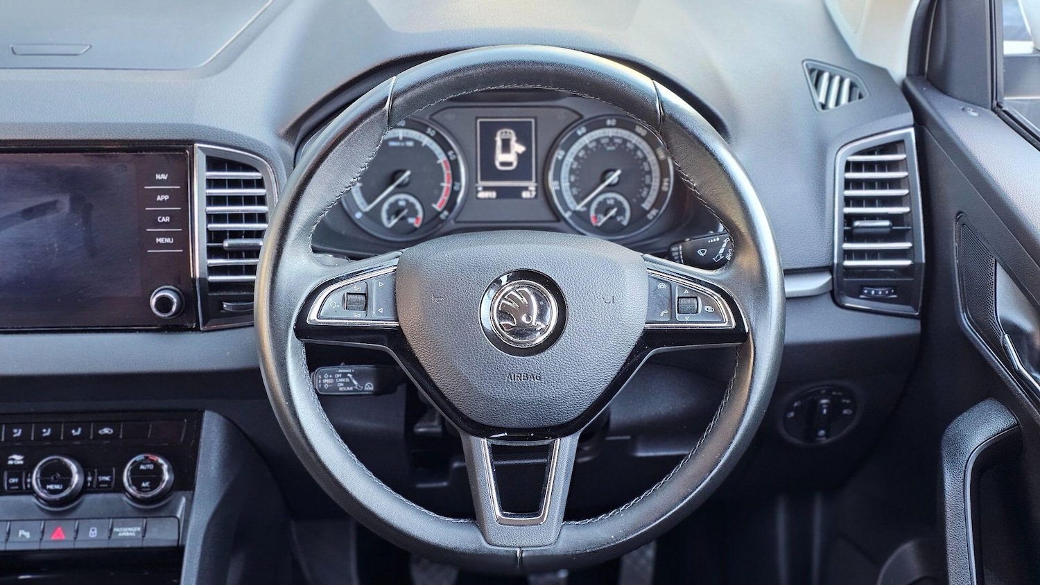 Used Skoda Karoq 2018 for sale - 77120463: Photo 29