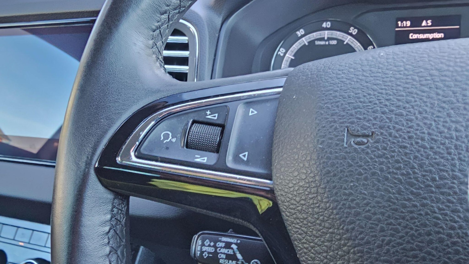 Used Skoda Karoq 2018 for sale - 77120463: Photo 30