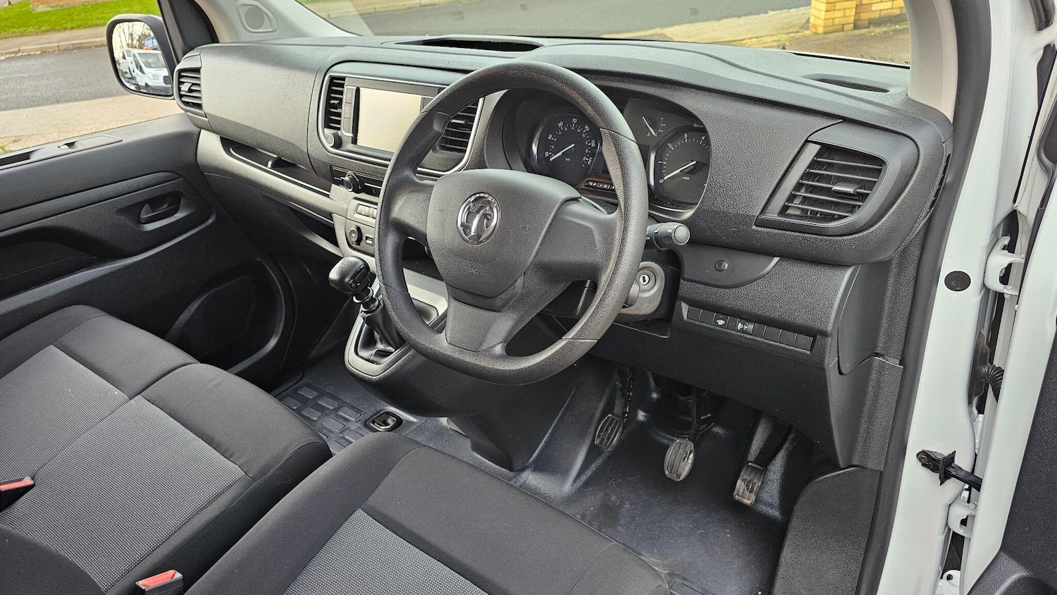 Used Vauxhall Vivaro 2023 for sale - 77123962: Photo 18