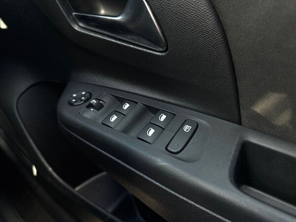 Used Vauxhall Corsa 2023 for sale - 76168749: Photo 16