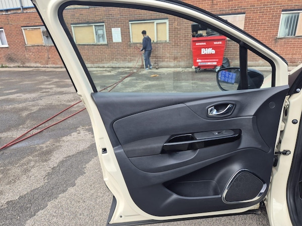 Used Renault Captur 2016 for sale - 76295536: Photo 30