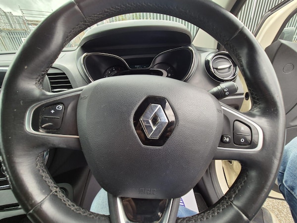 Used Renault Captur 2016 for sale - 76295536: Photo 46
