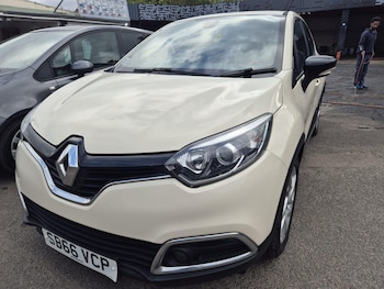 Used Renault Captur 2016 for sale - 76295536: Photo