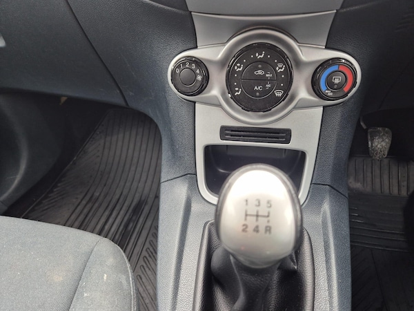 Used Ford Fiesta 2012 for sale - 76294576: Photo 14