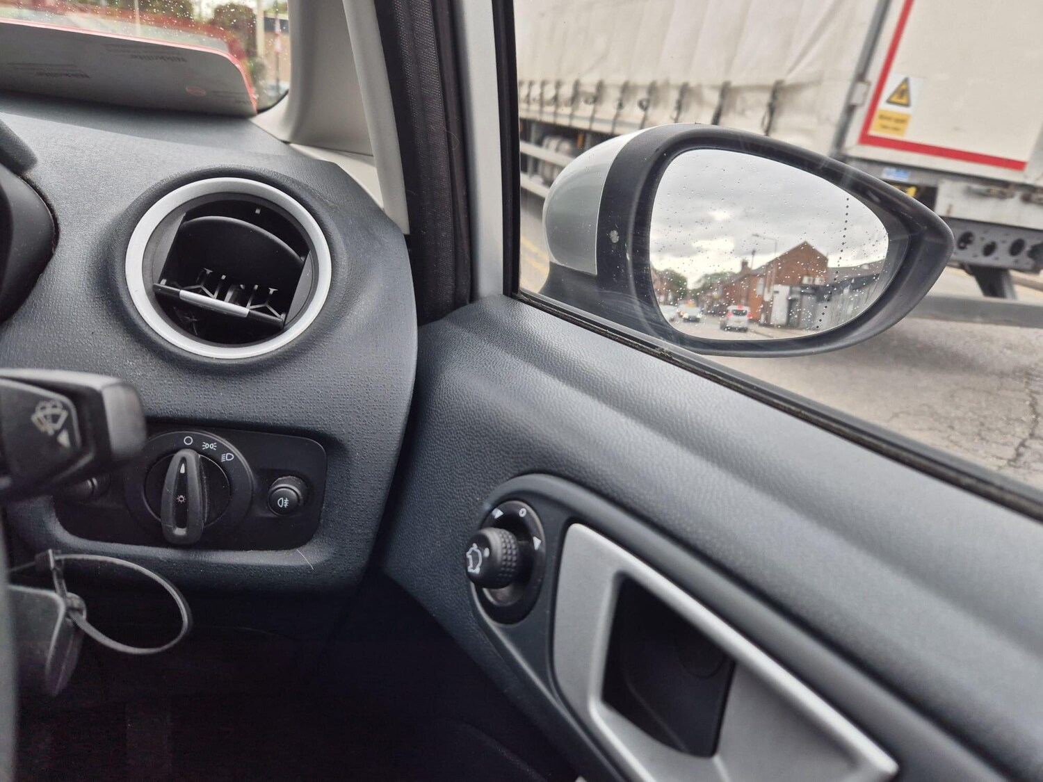 Used Ford Fiesta 2012 for sale - 76294576: Photo 25