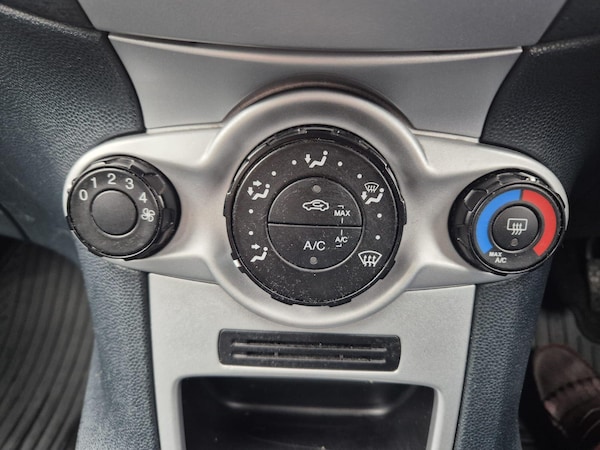 Used Ford Fiesta 2012 for sale - 76294576: Photo 38
