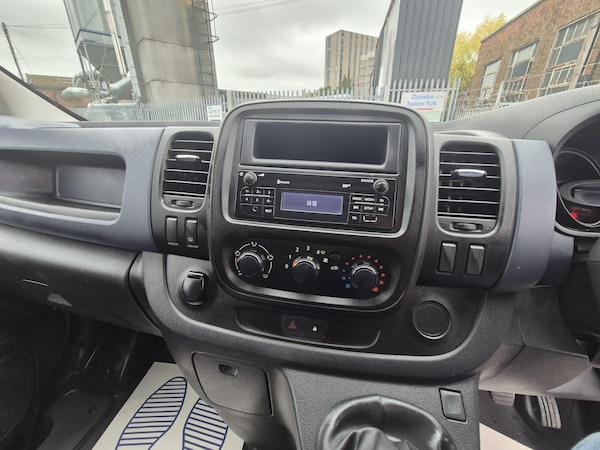 Used Vauxhall Vivaro 2016 for sale - 76295937: Photo 13