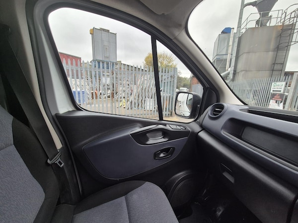 Used Vauxhall Vivaro 2016 for sale - 76295937: Photo 16