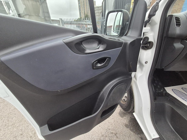 Used Vauxhall Vivaro 2016 for sale - 76295937: Photo 30